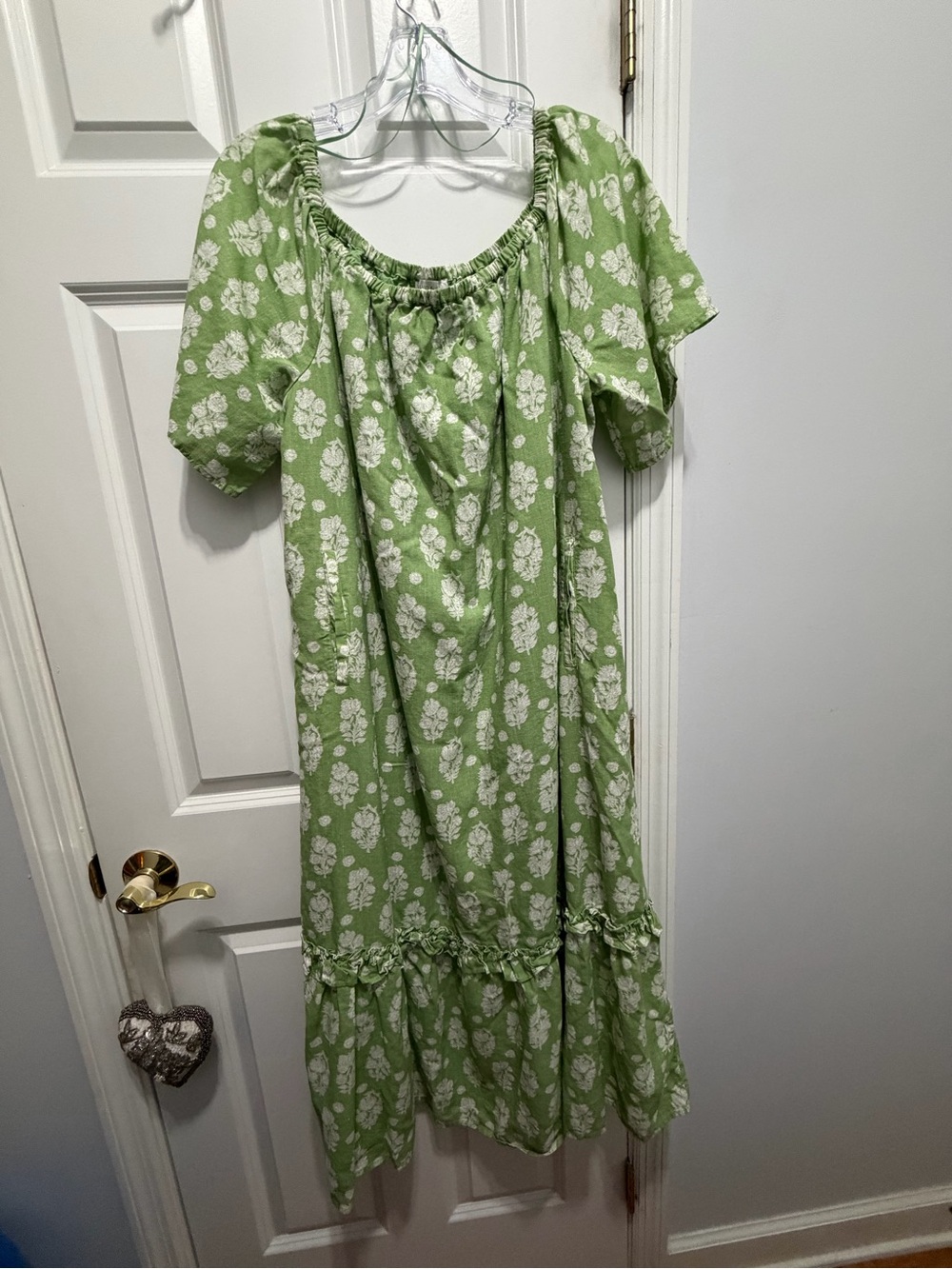 crown & ivy Light Green Floral dress - Picture 3 of 5